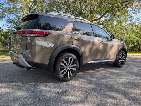 Used 2025 Nissan Pathfinder Platinum w/ Cargo Package image 9