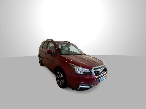 Used 2017 Subaru Forester 2.5i Limited AWD/4WD image 2