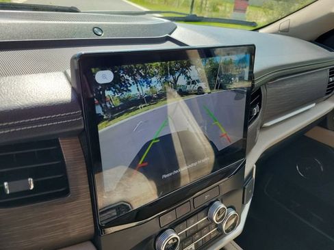Used 2024 Ford Expedition Limited RWD image 32