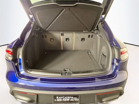 New 2026 Porsche Macan image 28