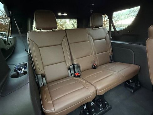 Certified 2024 Chevrolet Suburban High Country image 16