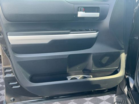 Used 2016 Toyota Tundra SR5 w/ SR5 Upgrade Package image 19