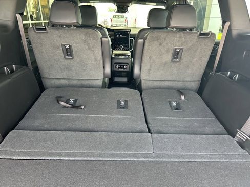 Used 2024 GMC Acadia Elevation w/ Luxury Package image 13