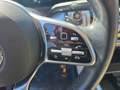 Used 2022 Mercedes-Benz GLB 250 image 28