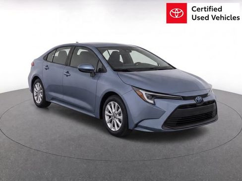 Used 2025 Toyota Corolla LE w/ LE Premium Package FWD image 1