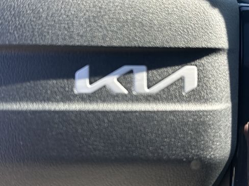 New 2027 Kia Telluride S image 22