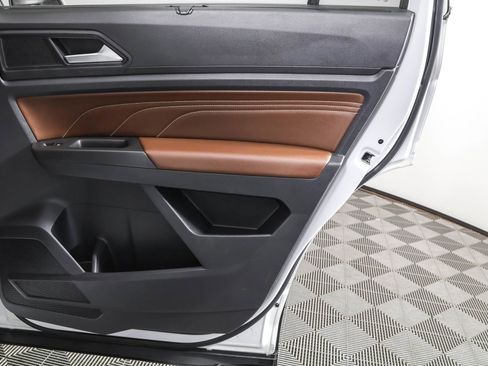 Used 2023 Volkswagen Atlas SE image 42