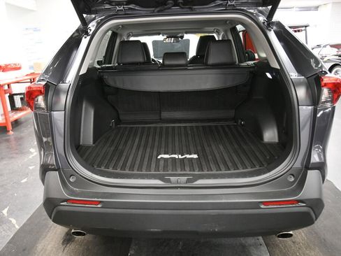 Used 2022 Toyota RAV4 XLE w/ Convenience Package image 23