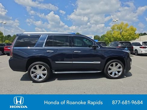 Used 2019 Cadillac Escalade Luxury RWD image 6