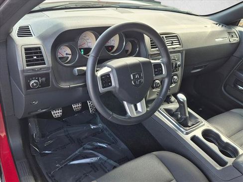 Used 2013 Dodge Challenger R/T RWD image 10