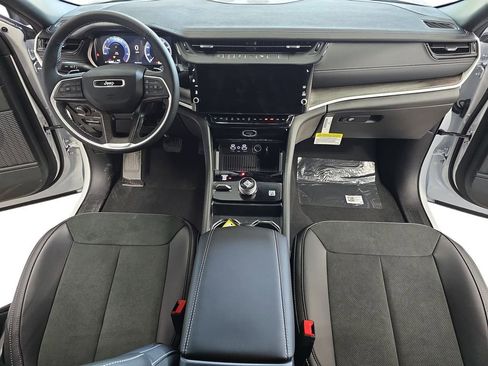New 2026 Jeep Grand Cherokee Altitude AWD/4WD image 9