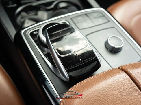 Used 2019 Mercedes-Benz GLE 43 AMG 4MATIC w/ Premium 3 Package image 38