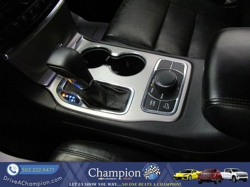 Used 2019 Jeep Grand Cherokee Limited w/ Luxury Group II image 37