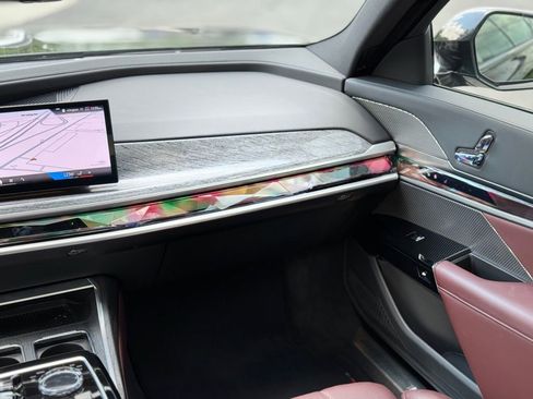 Used 2024 BMW 760i xDrive w/ Premium Package 2 image 43