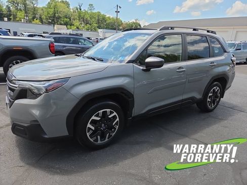 Used 2025 Subaru Forester Premium AWD/4WD image 3
