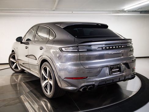 Certified 2024 Porsche Cayenne Turbo AWD/4WD image 3