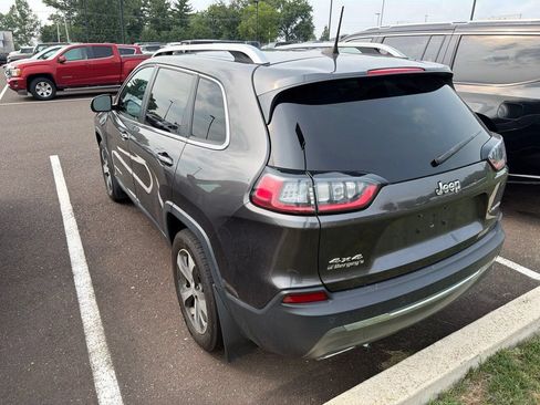 Used 2019 Jeep Cherokee Limited AWD/4WD image 3