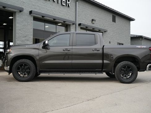 Used 2021 Chevrolet Silverado 1500 LT image 19