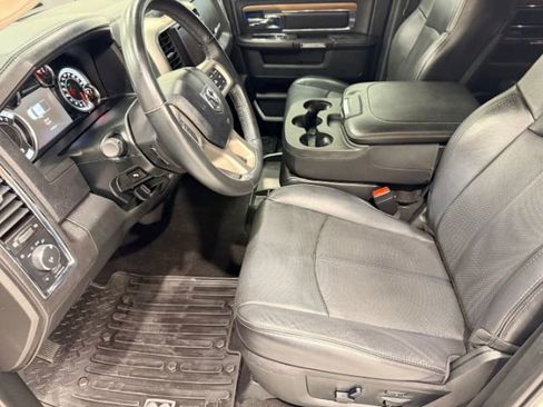 Used 2018 RAM 1500 Laramie w/ Convenience Group AWD/4WD image 27