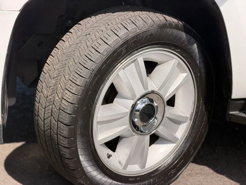 Used 2013 Chevrolet Tahoe LTZ image 12