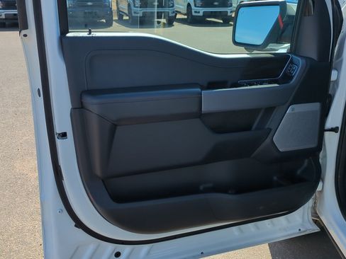 Used 2025 Ford F150 Lariat AWD/4WD image 11
