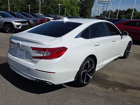 Used 2018 Honda Accord Sport image 12