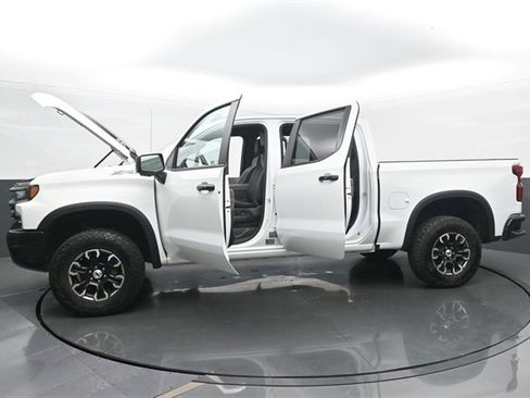 Used 2022 Chevrolet Silverado 1500 ZR2 image 55