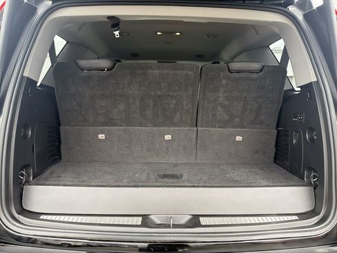 Used 2019 Cadillac Escalade Luxury image 30