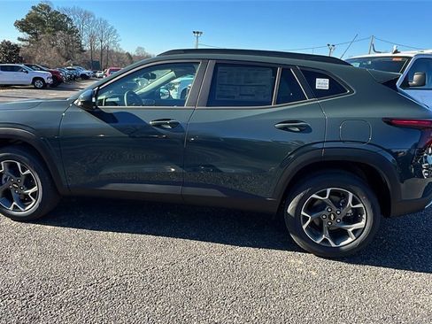 New 2026 Chevrolet Trax LT w/ Driver Confidence Package image 8