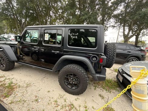 Used 2025 Jeep Wrangler Unlimited Sport AWD/4WD image 5