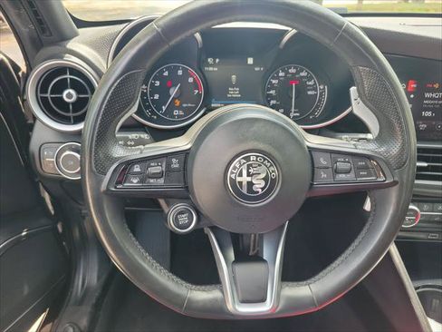 Used 2023 Alfa Romeo Giulia Veloce RWD image 21