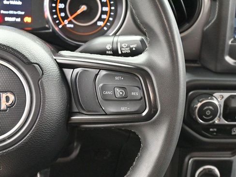Used 2023 Jeep Gladiator Sport AWD/4WD image 16