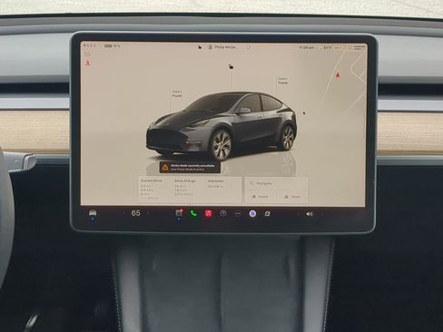 Used 2023 Tesla Model Y Long Range image 16