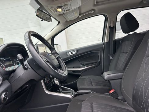 Used 2019 Ford EcoSport SE w/ SE Convenience Package image 8