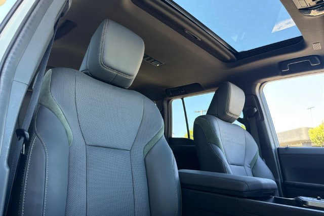 Used 2025 Lexus GX 550 AWD/4WD image 20