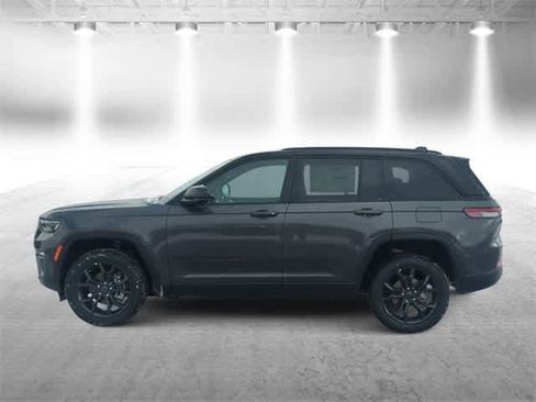 New 2025 Jeep Grand Cherokee Limited image 5