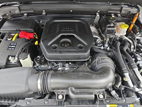 Used 2024 Jeep Wrangler Unlimited Rubicon 4xe w/ Technology Group image 29