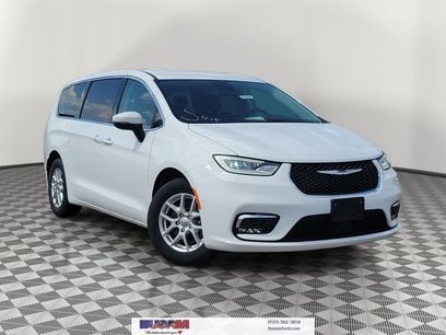 Used 2023 Chrysler Pacifica Touring-L