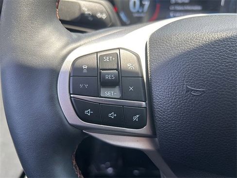 Used 2025 Ford Explorer Active w/ Active Comfort Package image 5