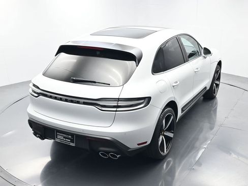 Certified 2025 Porsche Macan AWD/4WD image 39