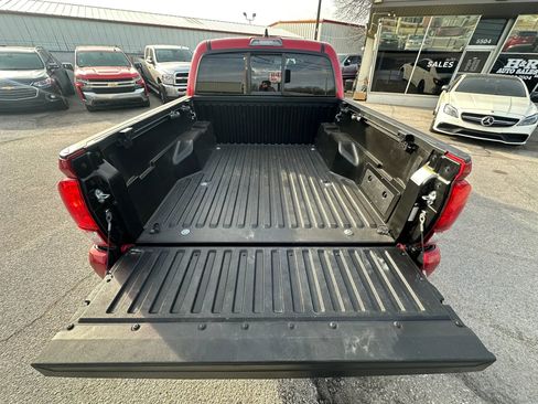 Used 2022 Toyota Tacoma SR AWD/4WD image 9