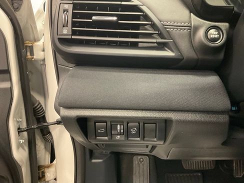 Used 2025 Subaru Outback Premium AWD/4WD image 21