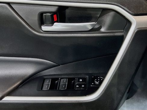 Used 2023 Toyota RAV4 AWD Hybrid image 13