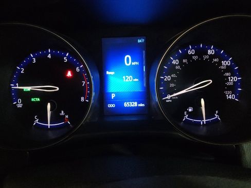 Used 2018 Toyota C-HR XLE image 23