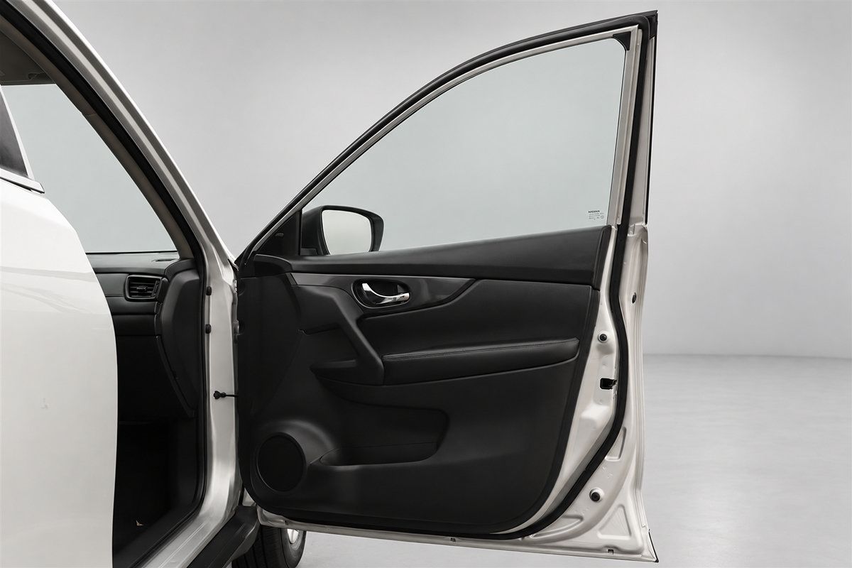 Used 2017 Nissan Rogue SV FWD image 19