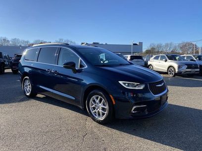 Used 2022 Chrysler Pacifica Touring-L