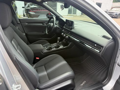 Used 2023 Honda Civic Sport image 13