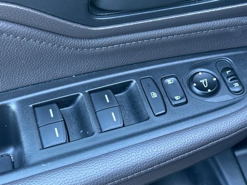 Used 2019 Honda Odyssey Touring image 12