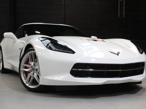 Used 2019 Chevrolet Corvette Stingray Coupe w/ 2LT Preferred Equipment Group RWD image 11
