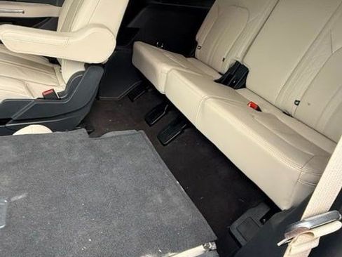 Used 2023 Ford Expedition Max Platinum AWD/4WD image 11